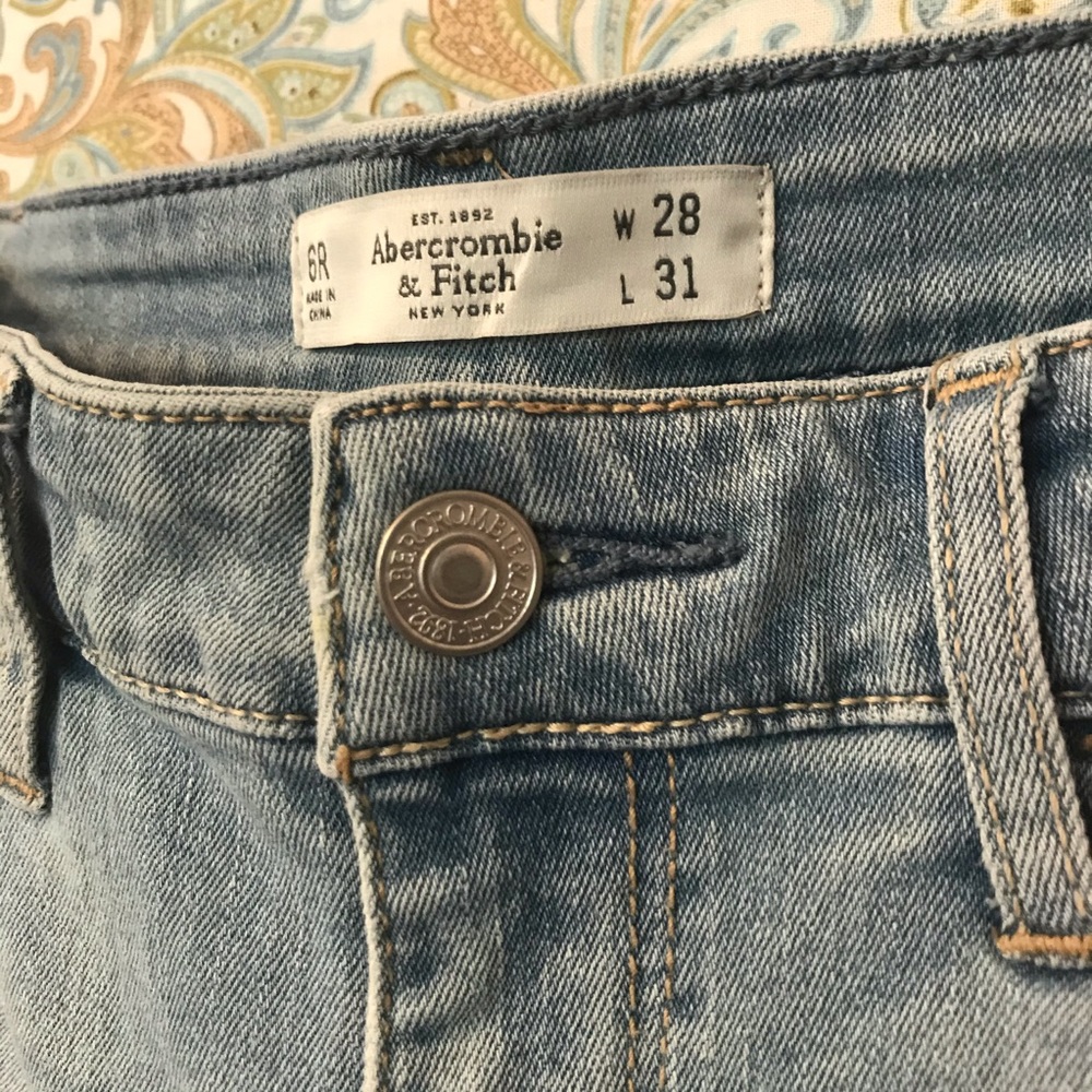 Abercrombie Light Wash Embellished Ripped Jeans - Picture 4 of 6